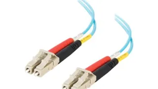 Оптоволоконный кабель C2G LC-LC 10Gb OM3 50/125 Duplex Multimode 5м (Aqua) для высокоскоростных сетей