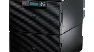 ИБП APC Smart-UPS RT 20kVA/16000W, онлайн, двойное преобразование, стоечный 14U, с трансформатором 208V на 120V и 17 NEMA розетками (12x 5-20R, 4x L6-20R, 1x L6-30R)
