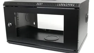 Аксессуар StarTech.com RK619WALL 6U 19" настенный сетевой шкаф с акриловой дверью – идеальное решение для организации патч-панелей и сетевого оборудования в серверной. Прочная стальная конструкция, запираемая дверь, вентилятор и поддержка до 110 фунтов.