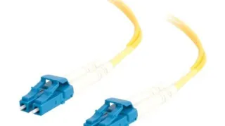 Кабель оптоволоконный C2G 8м LC-LC 9/125 OS2 Duplex Single-Mode, желтый – Высокая пропускная способность для Gigabit Ethernet