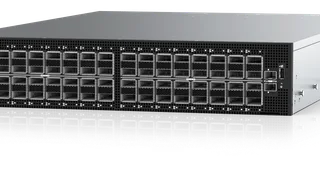 Коммутатор Dell PowerSwitch Z9664F-ON для высокопроизводительных AI/ML сетей, 64 порта 400GbE, ультранизкая задержка