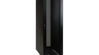 Стоечный шкаф Eaton Tripp Lite SmartRack SR42UBSD 42U 19" Shallow-Depth — компактное решение для высокоплотных IT-сред, до 3000 фунтов, с перфорированными дверями и боковыми панелями.