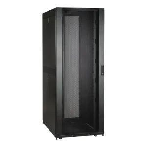 Шкаф серверный Eaton Tripp Lite SmartRack SR42UBWDVRT 42U, широкий (750мм), с предустановленными вертикальными кабель-менеджерами SRCABLEVRT3, грузоподъемность 3000 фунтов, для эффективной организации и защиты оборудования.